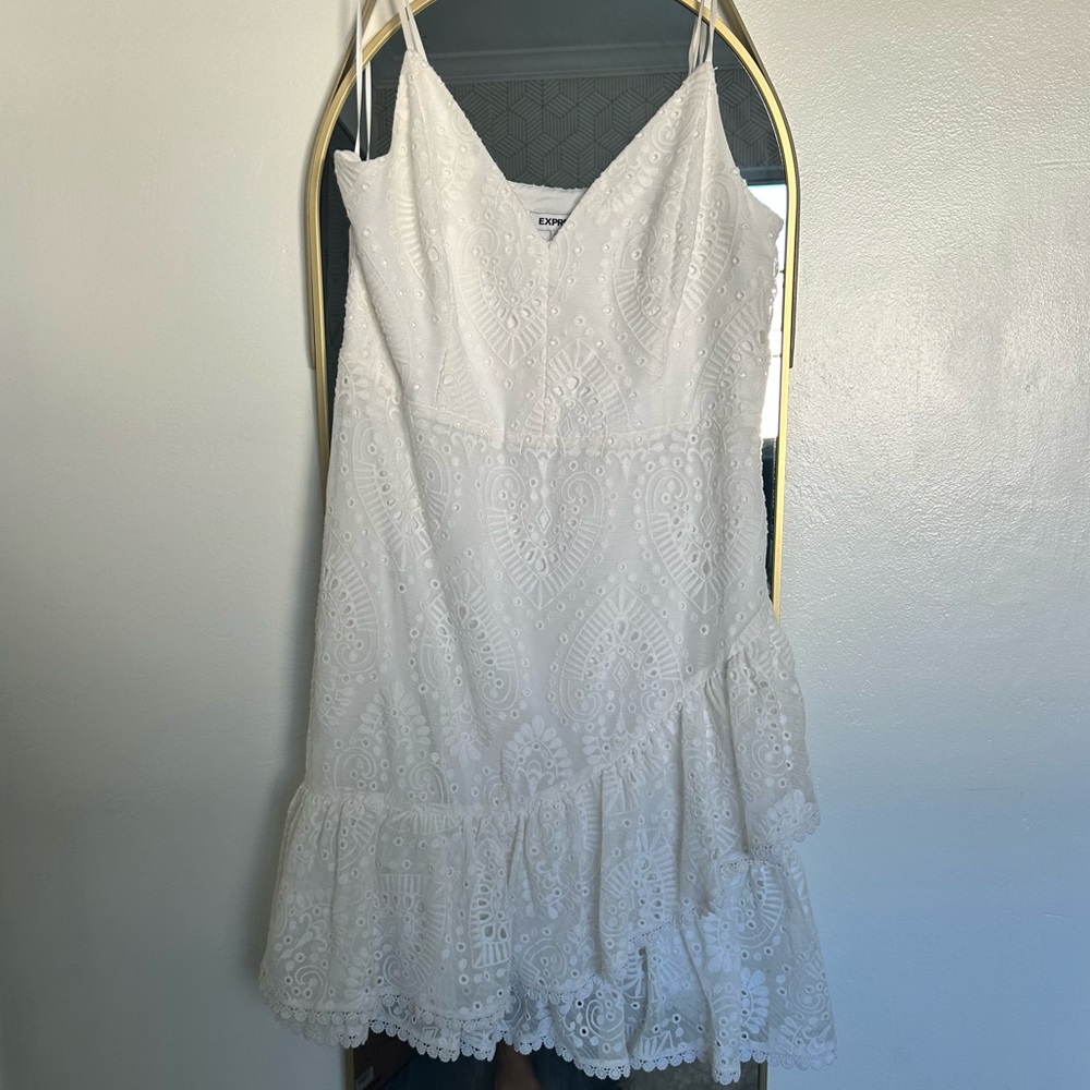 White lace dress